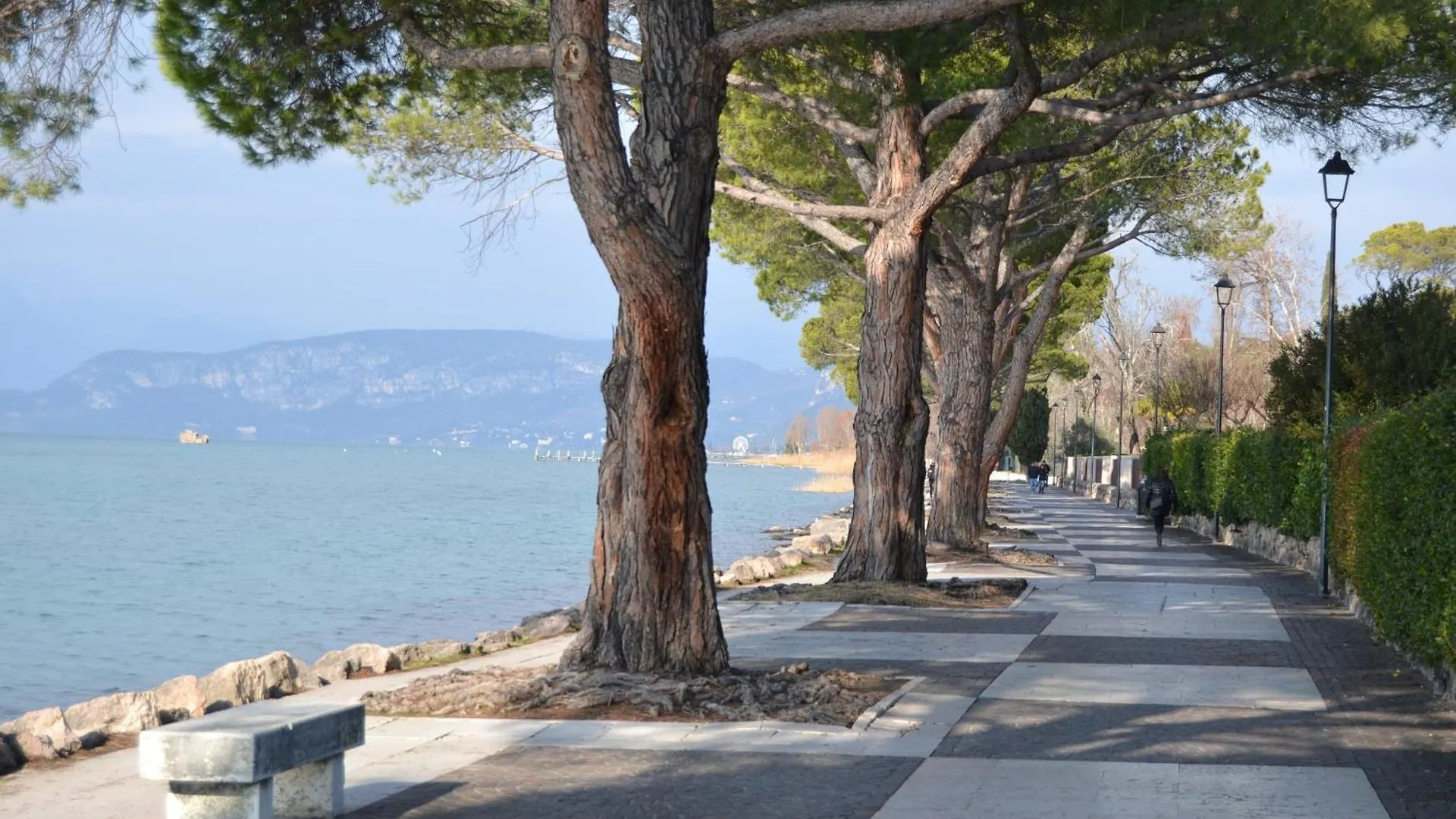 Primula Holiday Apartment - A 50 M Dal Lago Lazise